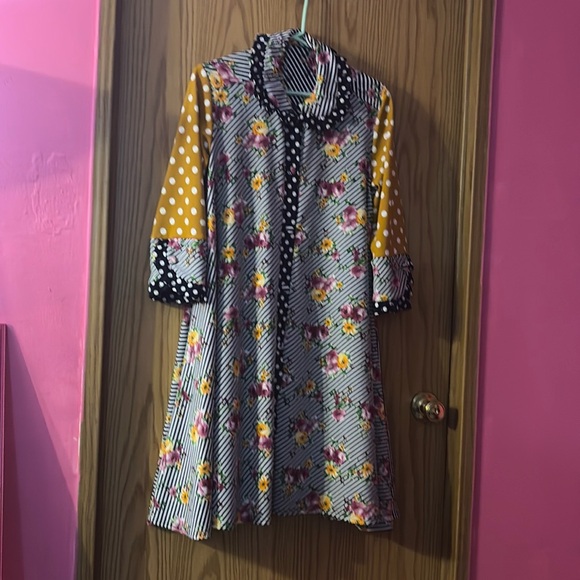 Pins & Needles Tops - Pins and Needles Shirt Size Medium